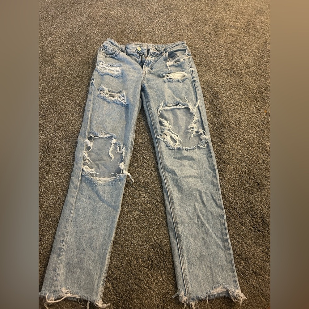 American Eagle Outfitters Light Blue Distressed Ankle Jeans
